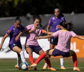 Kaiyun开云体育-王霜与女足会合立马投入训练 首场热身0比3败巴西